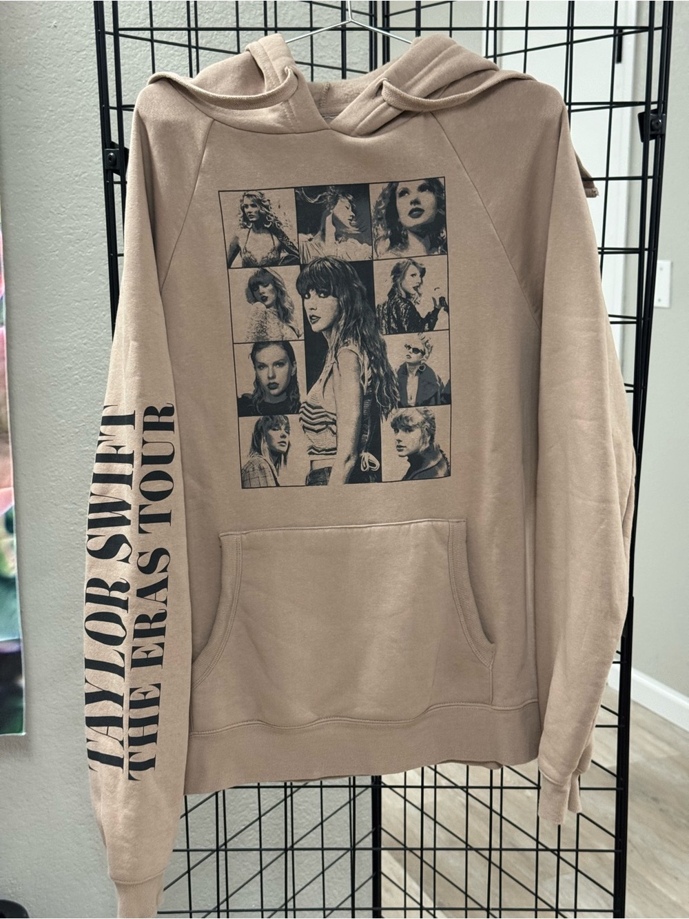 Taylor Swift Beige Graphic Pullover Hoodie The Eras Tour size XL-XxL pit 24